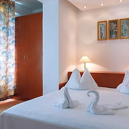 Hotel 2d And 3*