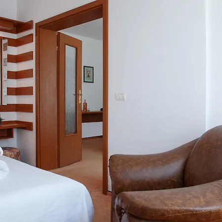 Hotel 2d And 3*